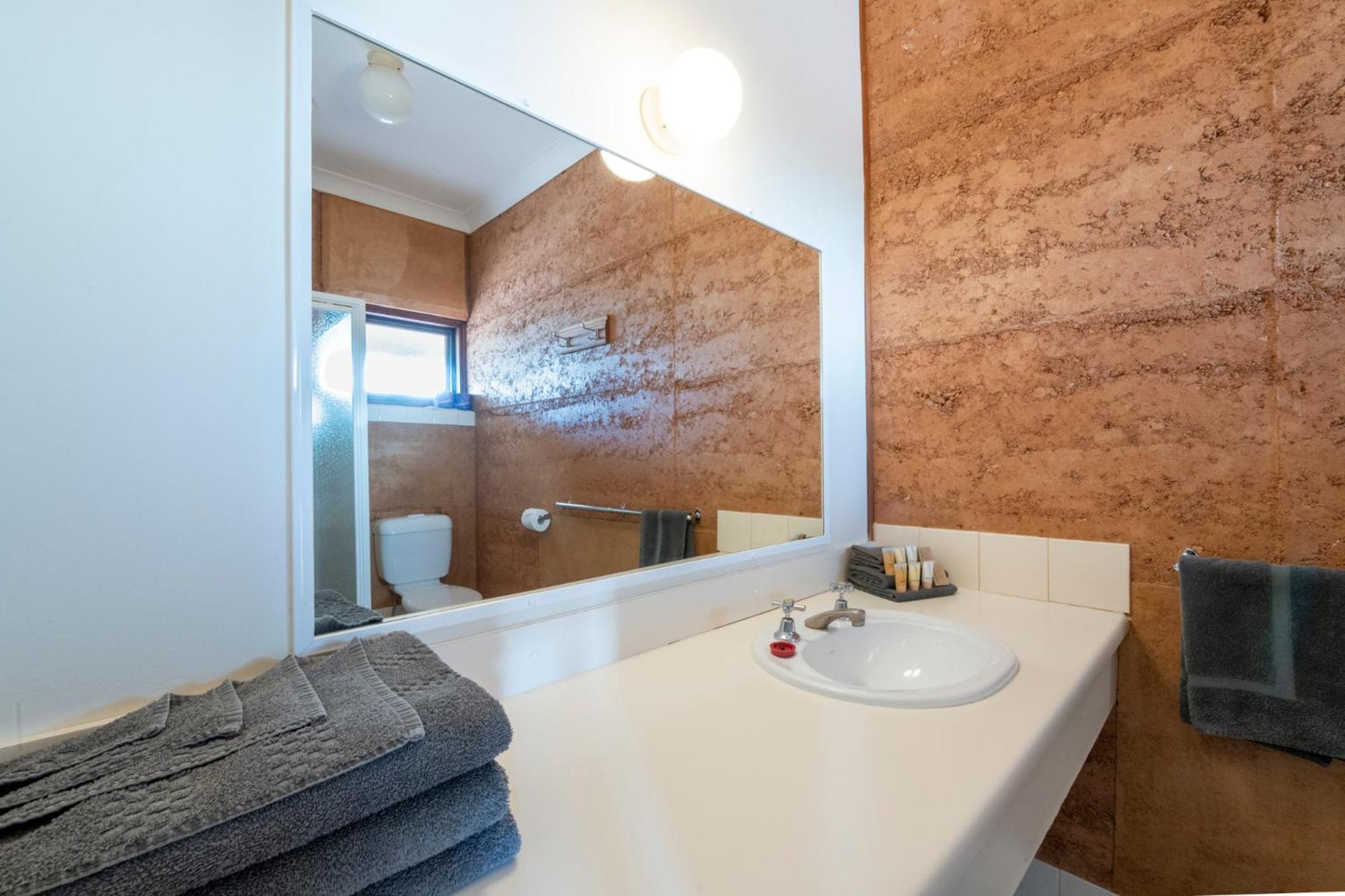 Mud Hut Motel