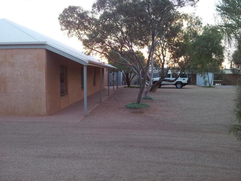 Motel Mud Hut 4*
