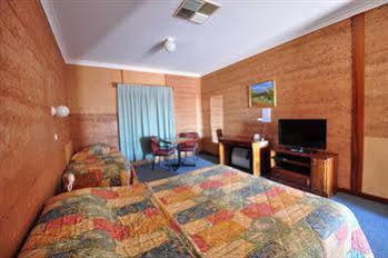 Motel Mud Hut 4*